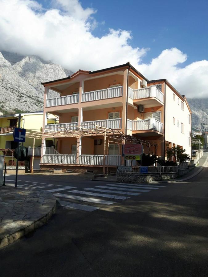 House Vida Goraleks Hotel Baška Voda Eksteriør billede